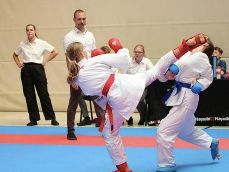 Landesmeisterschaft der Schulen im Karate: Erfolg für das ASG